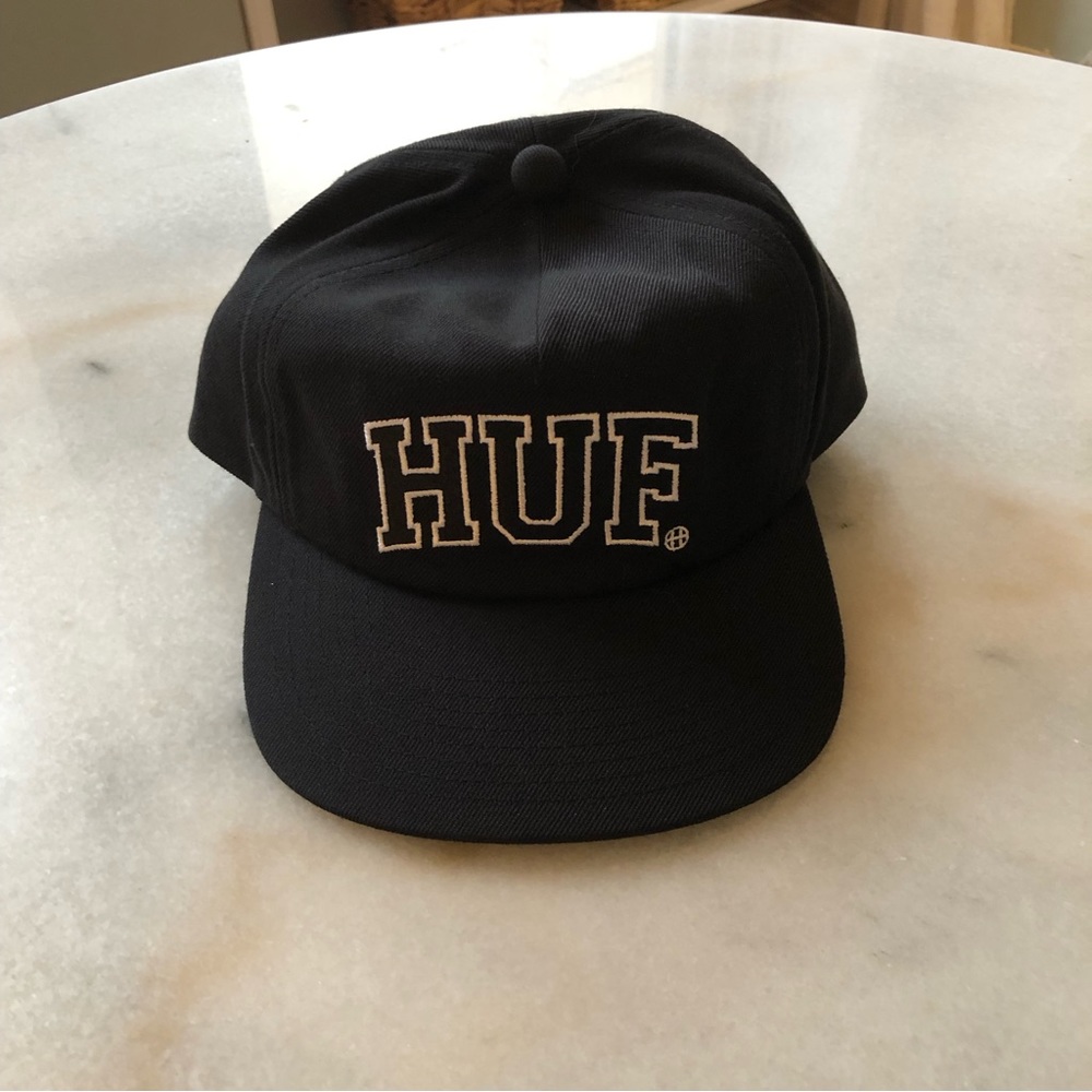NEW HUF Black and White Collegiate Embroidered Logo Hat